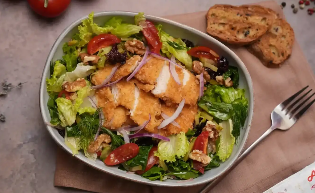 Çıtır Tavuklu Salata
